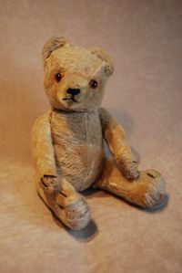 Kleiner Hermann-Teddy - abgeliebt, aber alleine